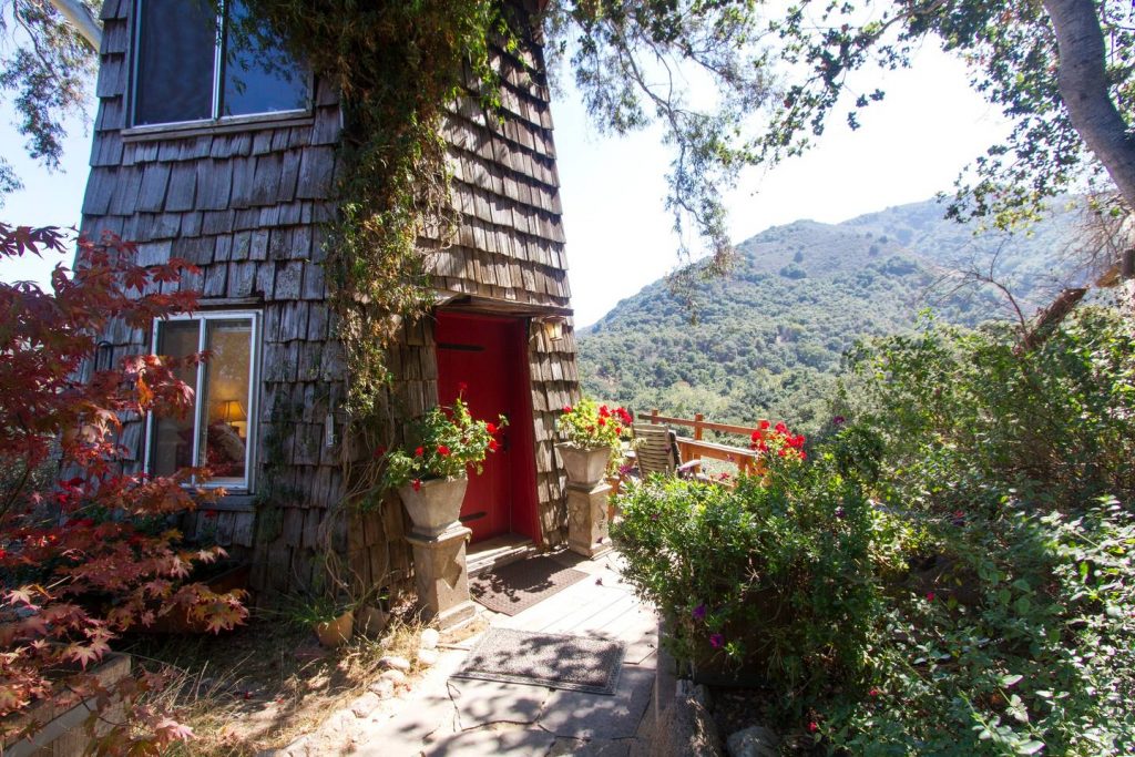 unique california airbnbs